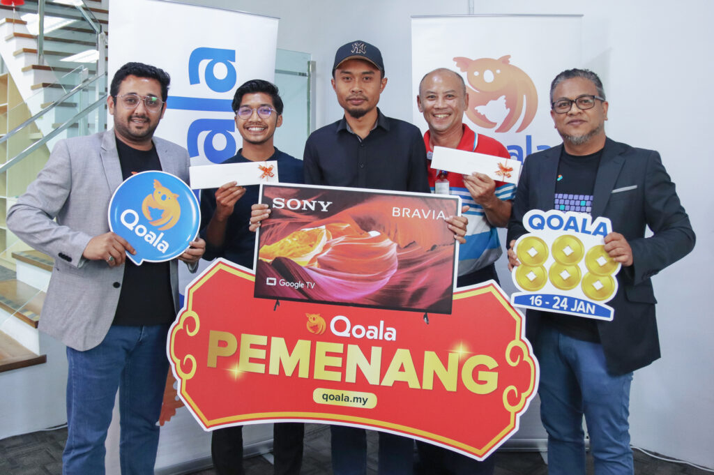 Winners Qoala 888 - 16 to 24 January 2023 with Akash Sharma, Qoala Malaysia and Hamzah Alias from Takaful IKHLAS.