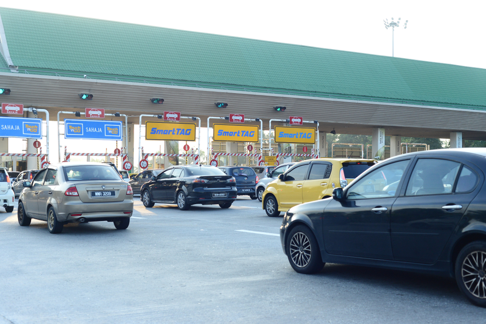 harga roadtax dan insurans kereta 2023 di Malaysia